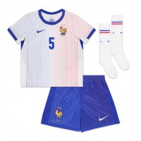 Camiseta Francia Jules Kounde #5 Visitante Equipación para niños Eurocopa 2024 manga corta (+ pantalones cortos)